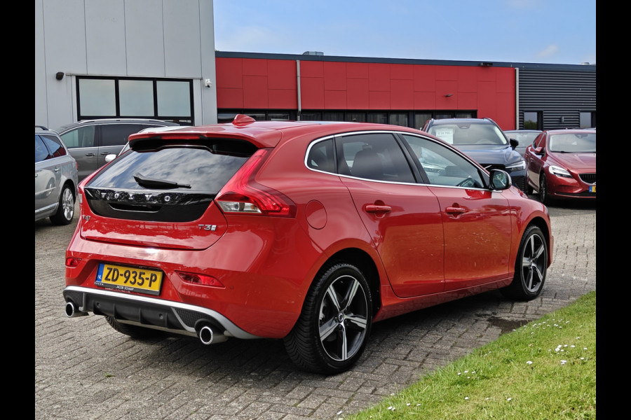 Volvo V40 T3 152PK Automaat Polar+ Sport | R-Design | Panoramadak | Cruise control | Stoelverwarming |