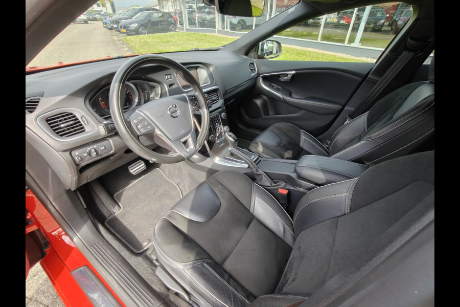 Volvo V40 T3 152PK Automaat Polar+ Sport | R-Design | Panoramadak | Cruise control | Stoelverwarming |