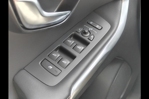 Volvo V40 T3 152PK Automaat Polar+ Sport | R-Design | Panoramadak | Cruise control | Stoelverwarming |
