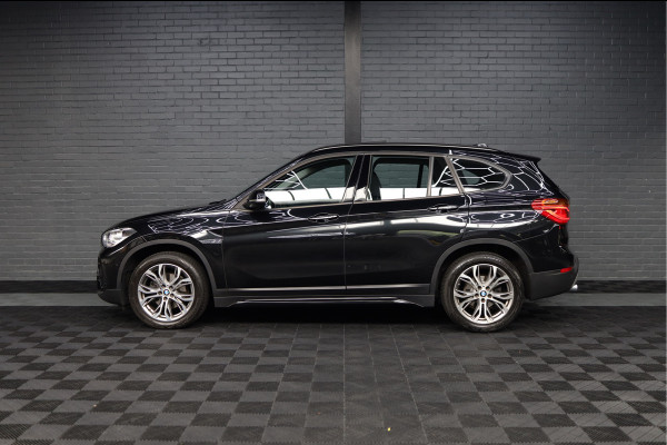 BMW X1 sDrive18i Executive Edition | NAP | PANORAMADAK | TREKHAAK | HUD | HOGE INSTAP |