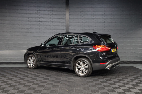 BMW X1 sDrive18i Executive Edition | NAP | PANORAMADAK | TREKHAAK | HUD | HOGE INSTAP |