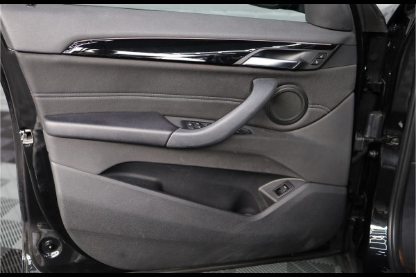 BMW X1 sDrive18i Executive Edition | NAP | PANORAMADAK | TREKHAAK | HUD | HOGE INSTAP |