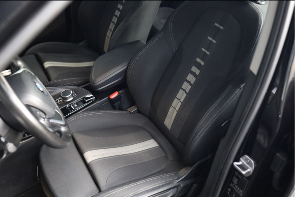 BMW X1 sDrive18i Executive Edition | NAP | PANORAMADAK | TREKHAAK | HUD | HOGE INSTAP |