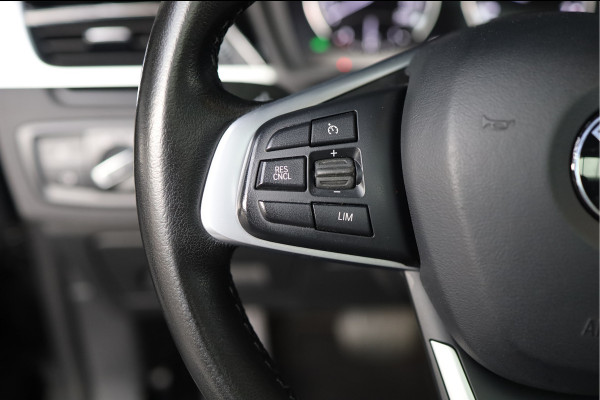 BMW X1 sDrive18i Executive Edition | NAP | PANORAMADAK | TREKHAAK | HUD | HOGE INSTAP |