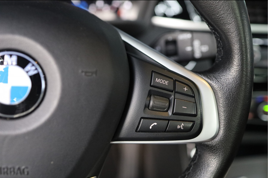 BMW X1 sDrive18i Executive Edition | NAP | PANORAMADAK | TREKHAAK | HUD | HOGE INSTAP |