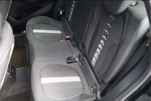 BMW X1 sDrive18i Executive Edition | NAP | PANORAMADAK | TREKHAAK | HUD | HOGE INSTAP |