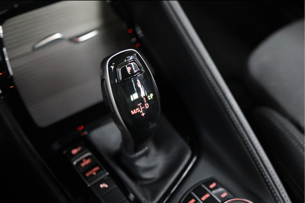 BMW X1 sDrive18i Executive Edition | NAP | PANORAMADAK | TREKHAAK | HUD | HOGE INSTAP |