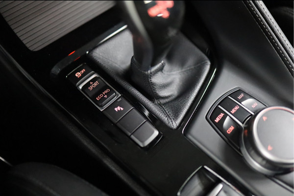 BMW X1 sDrive18i Executive Edition | NAP | PANORAMADAK | TREKHAAK | HUD | HOGE INSTAP |