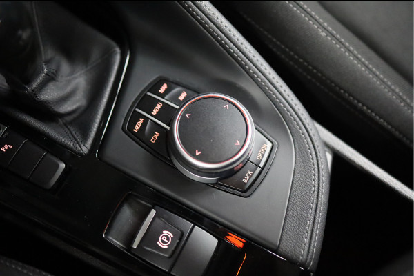 BMW X1 sDrive18i Executive Edition | NAP | PANORAMADAK | TREKHAAK | HUD | HOGE INSTAP |