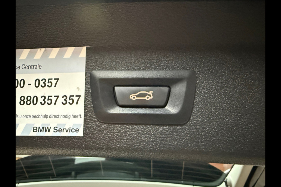 BMW X1 sDrive18i Executive Edition | NAP | PANORAMADAK | TREKHAAK | HUD | HOGE INSTAP |