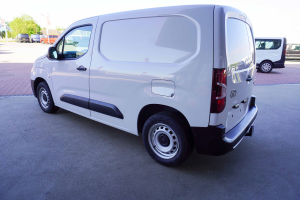 Toyota PROACE CITY 1.5 D-4D 100PK nr. V047 | Airco | Cruise | Trekhaak | DAB | Betimmering