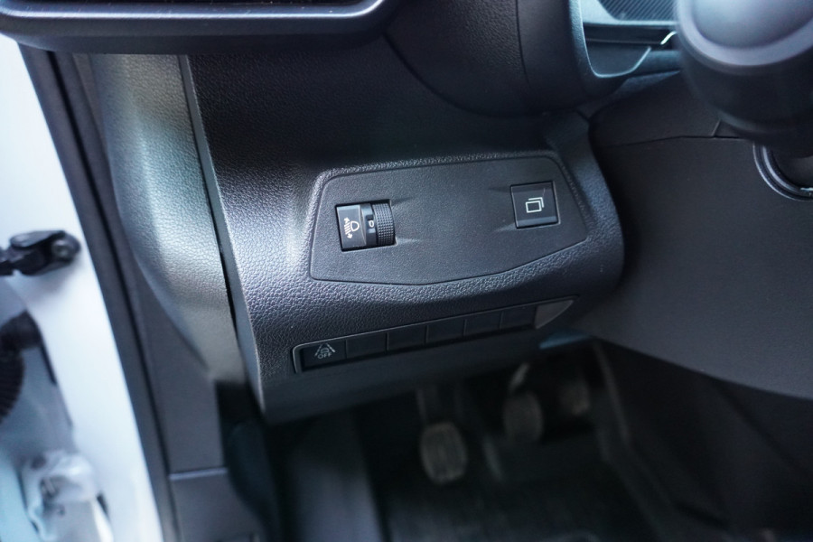 Toyota PROACE CITY 1.5 D-4D 100PK nr. V047 | Airco | Cruise | Trekhaak | DAB | Betimmering