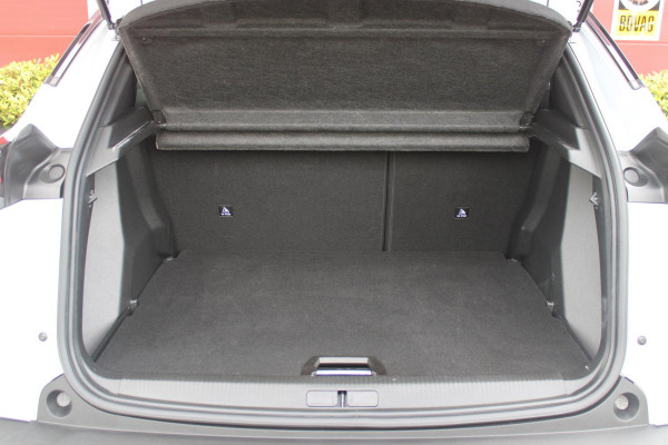 Peugeot 2008 1.2 Hybrid 145 GT PACK | ELEKTRISCH BEDIENBARE BESTUURDERSSTOEL | NAVIGATIE | FULL LED KOPLAMPEN | DRAADLOZE APPLE CARPLAY/ANDROID AUTO | ADAPTIVE CRUISE CONTROL | CAMERA VOOR + ACHTER | CLIMATE CONTROL | LICHTMETALEN VELGEN 17" | KEYLESS ENTRY/START | DAB+ RADIO | ALCANTARA/LEDEREN BEKLEDING  | DODEHOEK DETECTIE | PARKEERSENSOREN VOOR + ACHTER | STOEL VERWARMING | DRAADLOZE TELEFOONLADER |