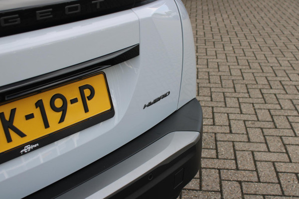 Peugeot 2008 1.2 Hybrid 145 GT PACK | ELEKTRISCH BEDIENBARE BESTUURDERSSTOEL | NAVIGATIE | FULL LED KOPLAMPEN | DRAADLOZE APPLE CARPLAY/ANDROID AUTO | ADAPTIVE CRUISE CONTROL | CAMERA VOOR + ACHTER | CLIMATE CONTROL | LICHTMETALEN VELGEN 17" | KEYLESS ENTRY/START | DAB+ RADIO | ALCANTARA/LEDEREN BEKLEDING  | DODEHOEK DETECTIE | PARKEERSENSOREN VOOR + ACHTER | STOEL VERWARMING | DRAADLOZE TELEFOONLADER |