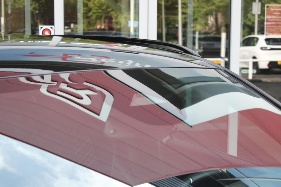 Peugeot 2008 1.2 Hybrid 145 GT PACK | ELEKTRISCH BEDIENBARE BESTUURDERSSTOEL | NAVIGATIE | FULL LED KOPLAMPEN | DRAADLOZE APPLE CARPLAY/ANDROID AUTO | ADAPTIVE CRUISE CONTROL | CAMERA VOOR + ACHTER | CLIMATE CONTROL | LICHTMETALEN VELGEN 17" | KEYLESS ENTRY/START | DAB+ RADIO | ALCANTARA/LEDEREN BEKLEDING  | DODEHOEK DETECTIE | PARKEERSENSOREN VOOR + ACHTER | STOEL VERWARMING | DRAADLOZE TELEFOONLADER |