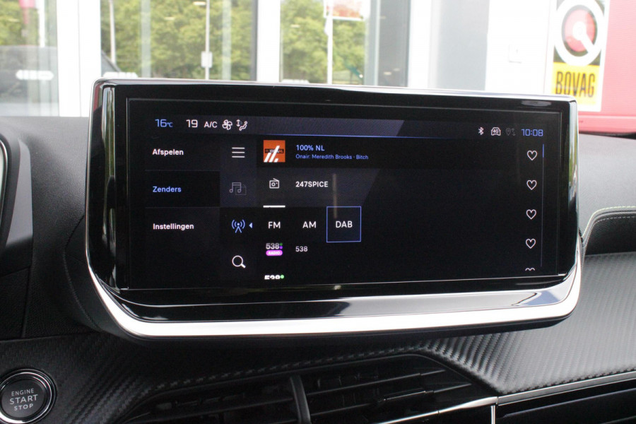 Peugeot 2008 1.2 Hybrid 145 GT PACK | ELEKTRISCH BEDIENBARE BESTUURDERSSTOEL | NAVIGATIE | FULL LED KOPLAMPEN | DRAADLOZE APPLE CARPLAY/ANDROID AUTO | ADAPTIVE CRUISE CONTROL | CAMERA VOOR + ACHTER | CLIMATE CONTROL | LICHTMETALEN VELGEN 17" | KEYLESS ENTRY/START | DAB+ RADIO | ALCANTARA/LEDEREN BEKLEDING  | DODEHOEK DETECTIE | PARKEERSENSOREN VOOR + ACHTER | STOEL VERWARMING | DRAADLOZE TELEFOONLADER |