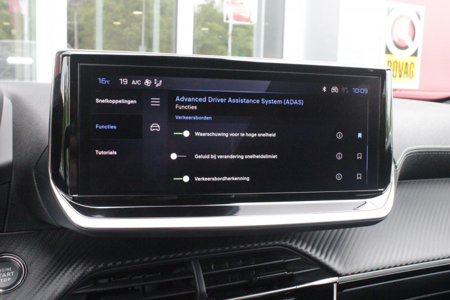 Peugeot 2008 1.2 Hybrid 145 GT PACK | ELEKTRISCH BEDIENBARE BESTUURDERSSTOEL | NAVIGATIE | FULL LED KOPLAMPEN | DRAADLOZE APPLE CARPLAY/ANDROID AUTO | ADAPTIVE CRUISE CONTROL | CAMERA VOOR + ACHTER | CLIMATE CONTROL | LICHTMETALEN VELGEN 17" | KEYLESS ENTRY/START | DAB+ RADIO | ALCANTARA/LEDEREN BEKLEDING  | DODEHOEK DETECTIE | PARKEERSENSOREN VOOR + ACHTER | STOEL VERWARMING | DRAADLOZE TELEFOONLADER |