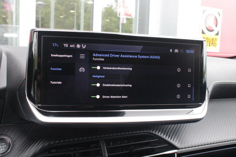 Peugeot 2008 1.2 Hybrid 145 GT PACK | ELEKTRISCH BEDIENBARE BESTUURDERSSTOEL | NAVIGATIE | FULL LED KOPLAMPEN | DRAADLOZE APPLE CARPLAY/ANDROID AUTO | ADAPTIVE CRUISE CONTROL | CAMERA VOOR + ACHTER | CLIMATE CONTROL | LICHTMETALEN VELGEN 17" | KEYLESS ENTRY/START | DAB+ RADIO | ALCANTARA/LEDEREN BEKLEDING  | DODEHOEK DETECTIE | PARKEERSENSOREN VOOR + ACHTER | STOEL VERWARMING | DRAADLOZE TELEFOONLADER |