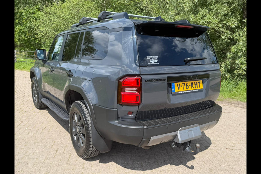 Toyota Land Cruiser 250 2.8 D-4D Blind Van Navigator