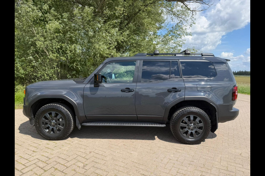 Toyota Land Cruiser 250 2.8 D-4D Blind Van Navigator