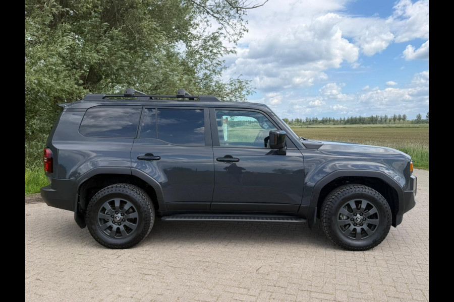 Toyota Land Cruiser 250 2.8 D-4D Blind Van Navigator