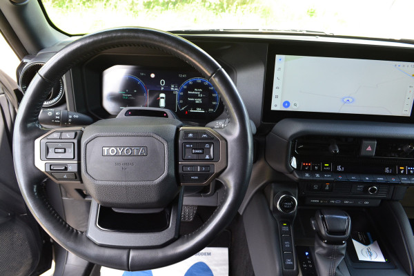Toyota Land Cruiser 250 2.8 D-4D Blind Van Navigator
