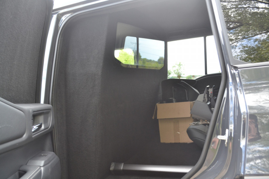 Toyota Land Cruiser 250 2.8 D-4D Blind Van Navigator