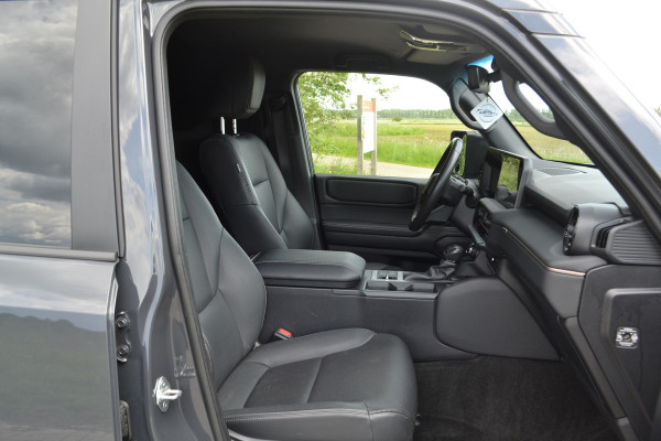 Toyota Land Cruiser 250 2.8 D-4D Blind Van Navigator