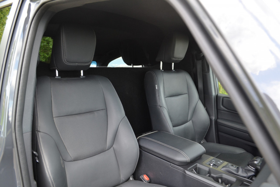 Toyota Land Cruiser 250 2.8 D-4D Blind Van Navigator
