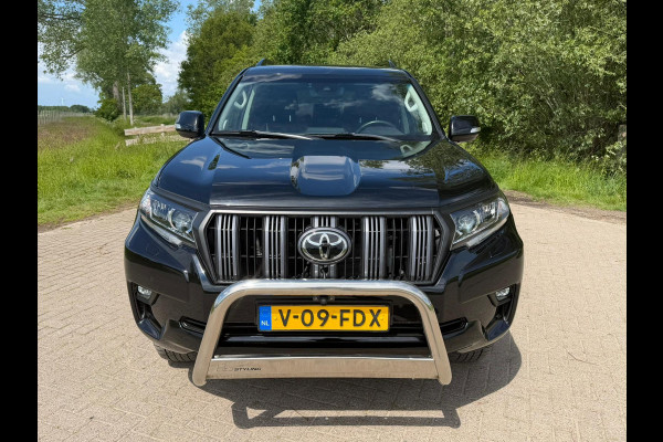 Toyota Land Cruiser 150 2.8 D-4D-F Professional Black line Window Van