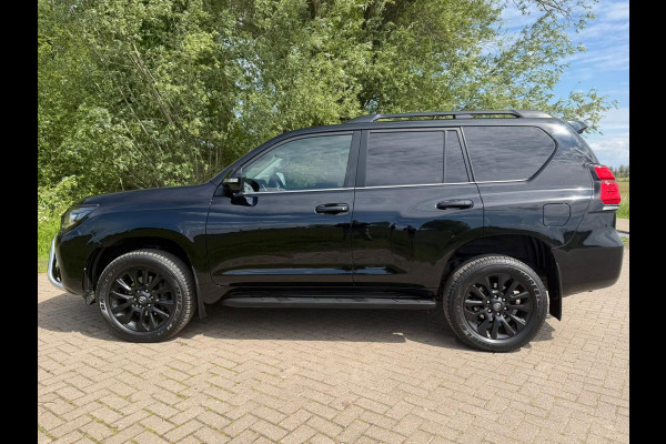 Toyota Land Cruiser 150 2.8 D-4D-F Professional Black line Window Van