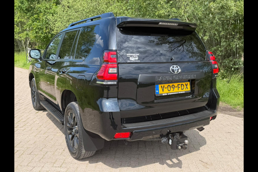 Toyota Land Cruiser 150 2.8 D-4D-F Professional Black line Window Van