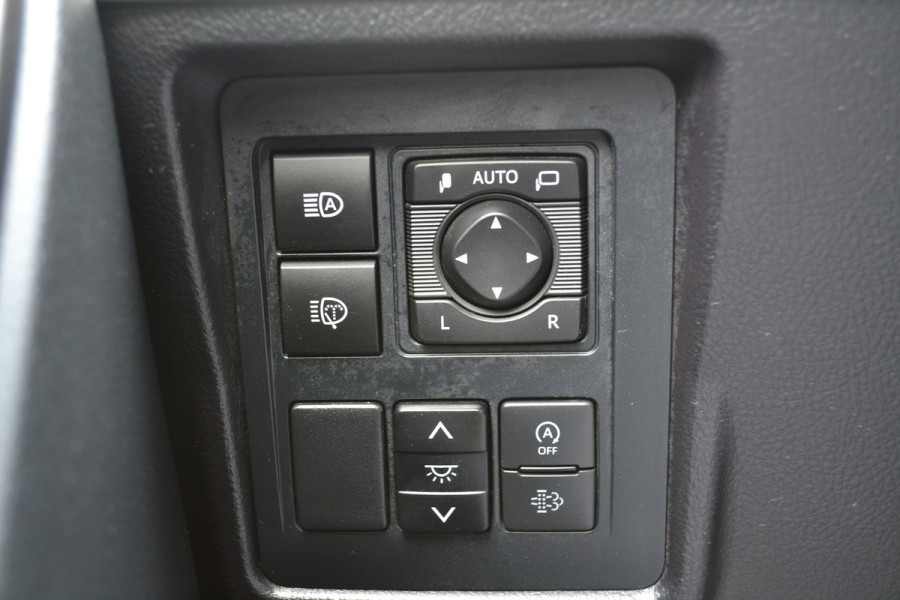 Toyota Land Cruiser 150 2.8 D-4D-F Professional Black line Window Van