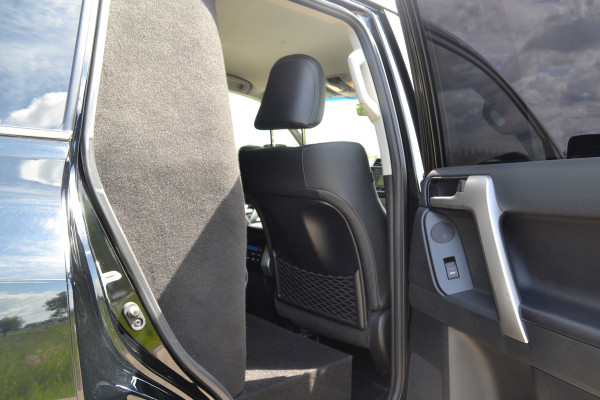 Toyota Land Cruiser 150 2.8 D-4D-F Professional Black line Window Van