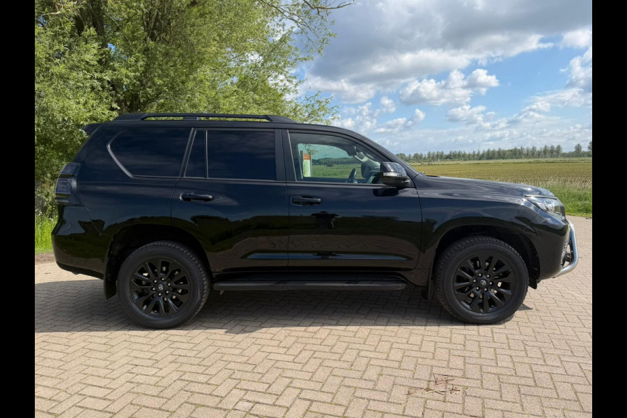 Toyota Land Cruiser 150 2.8 D-4D-F Professional Window Van