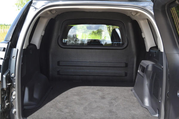 Toyota Land Cruiser 150 2.8 D-4D-F Professional Window Van