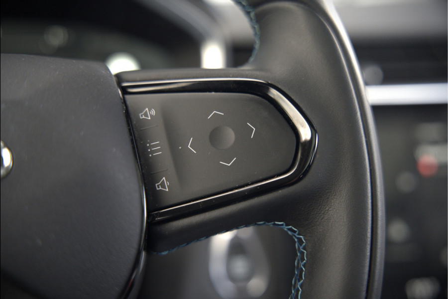 Lynk & Co 01 1.5 | Panoramadak | Stoelverwarming | Keyless | Apple Carplay | Adaptive Cruise Control | Infinity | Navigatie | Camera | Parkeersensoren | SOH 95,36%