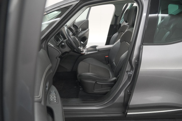 Renault Scénic TCe 130 Intens | Trekhaak | Panoramadak | Camera | Apple Carplay | Dodehoekdetectie