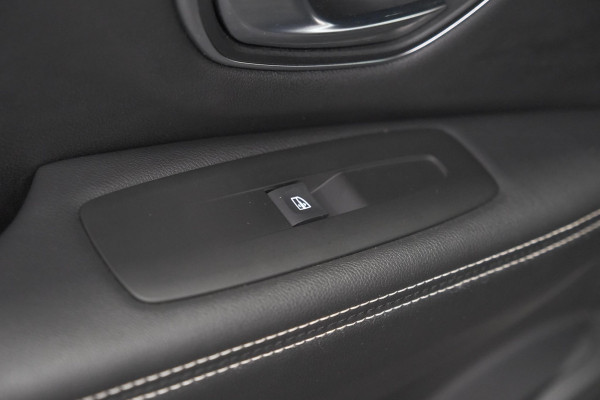 Renault Scénic TCe 130 Intens | Trekhaak | Panoramadak | Camera | Apple Carplay | Dodehoekdetectie