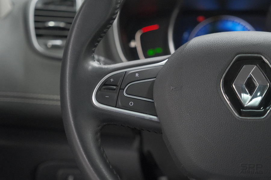 Renault Scénic TCe 130 Intens | Trekhaak | Panoramadak | Camera | Apple Carplay | Dodehoekdetectie