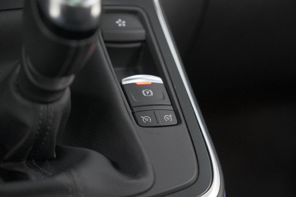Renault Scénic TCe 130 Intens | Trekhaak | Panoramadak | Camera | Apple Carplay | Dodehoekdetectie