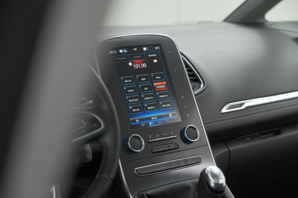 Renault Scénic TCe 130 Intens | Trekhaak | Panoramadak | Camera | Apple Carplay | Dodehoekdetectie