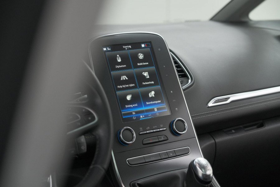 Renault Scénic TCe 130 Intens | Trekhaak | Panoramadak | Camera | Apple Carplay | Dodehoekdetectie