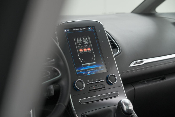 Renault Scénic TCe 130 Intens | Trekhaak | Panoramadak | Camera | Apple Carplay | Dodehoekdetectie