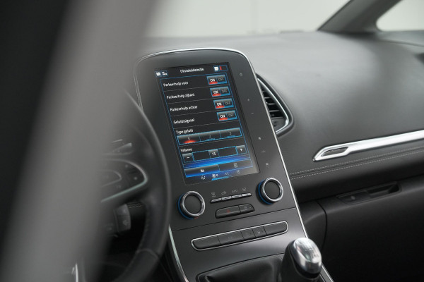 Renault Scénic TCe 130 Intens | Trekhaak | Panoramadak | Camera | Apple Carplay | Dodehoekdetectie