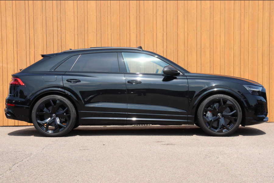 Audi RS Q8 4.0 TFSI quattro Dynamic+ B&O adv. dubbel glas trekhaak standkachel massage-stoelen schuifdak enz.