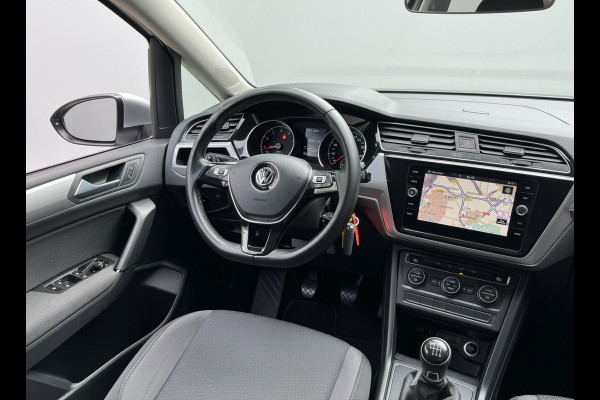 Volkswagen Touran TSI COMFORTLINE 7PERS. TREKHAAK/PDC/NAVI/7-PERSOONS