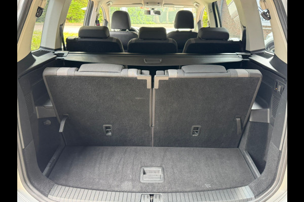 Volkswagen Touran TSI COMFORTLINE 7PERS. TREKHAAK/PDC/NAVI/7-PERSOONS