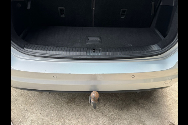 Volkswagen Touran TSI COMFORTLINE 7PERS. TREKHAAK/PDC/NAVI/7-PERSOONS