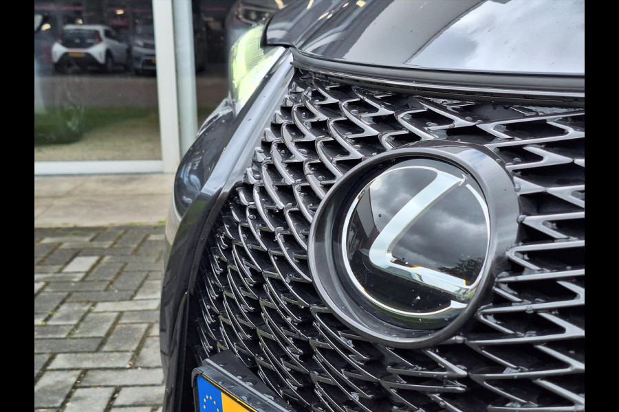 Lexus UX 250h F Sport Line | Head up display, Dodehoekherkenning, 18 inch, Stoel + Stuurverwarming, Keyless